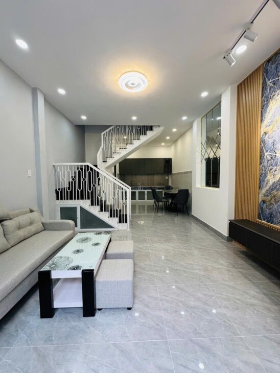 CHỈ HƠN 4 TỶ – NHÀ ĐẸP Ở NGAY 40M2 – 2 TẦNG – NGAY CHỢ TÂN TRỤ – TÂN BÌNH