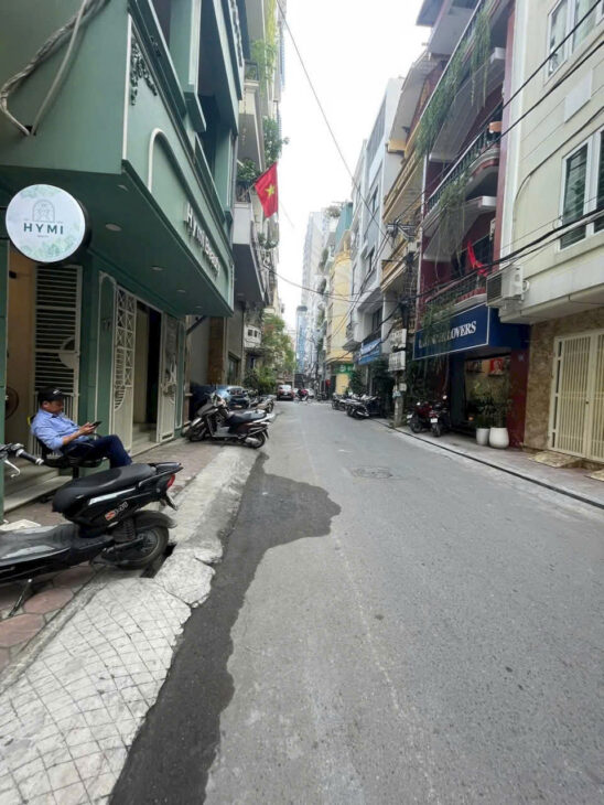 HẠ CHÀO 1.2 TỶ. GIÁ MỚI LÀ 31.8 tỷ. Trung Kính, Hà Nội. LH: 0969.04.04.99