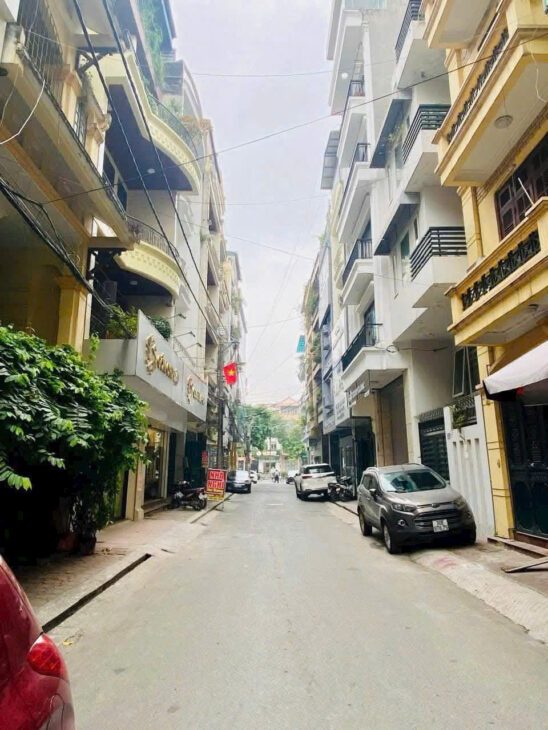 HẠ CHÀO 1.2 TỶ. GIÁ MỚI LÀ 31.8 tỷ. Trung Kính, Hà Nội. LH: 0969.04.04.99