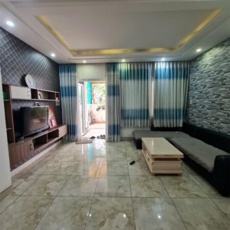 Nhà cho thuê quận 9, KDC cao cấp, DTSD 155m2, full nội thất, 3 tầng, 3 PN, giá 14tr có TL