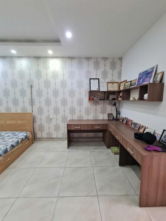 Nhà cho thuê quận 9, KDC cao cấp, DTSD 155m2, full nội thất, 3 tầng, 3 PN, giá 14tr có TL