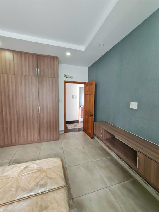 Nhà cho thuê quận 9, KDC cao cấp, DTSD 155m2, full nội thất, 3 tầng, 3 PN, giá 14tr có TL