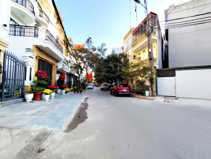 Bán đất phân lô 193 Văn Cao ngay vườn hoa chéo, 90m, đường 12m, Giá 58 tr/m