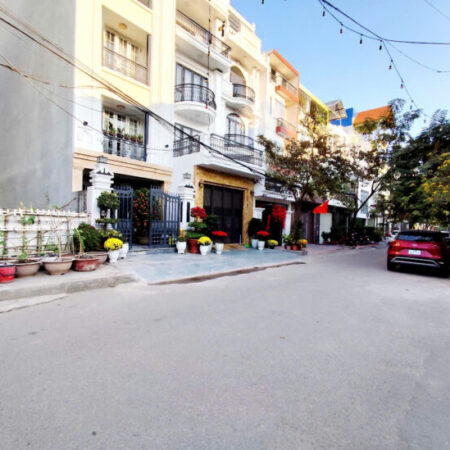 Bán đất phân lô 193 Văn Cao ngay vườn hoa chéo, 90m, đường 12m, Giá 58 tr/m Bán đất phân lô 193 Văn Cao ngay vườn hoa chéo, 90m, đường 12m, Giá 58 tr/m