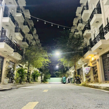 BÁN GẤP NHÀ PHỐ 5 TẦNG – THANG MÁY NHẬT – 6PN – KHU PHÂN LÔ – ĐƯỜNG 12M – GIÁ CHỈ 5 TỶ 5