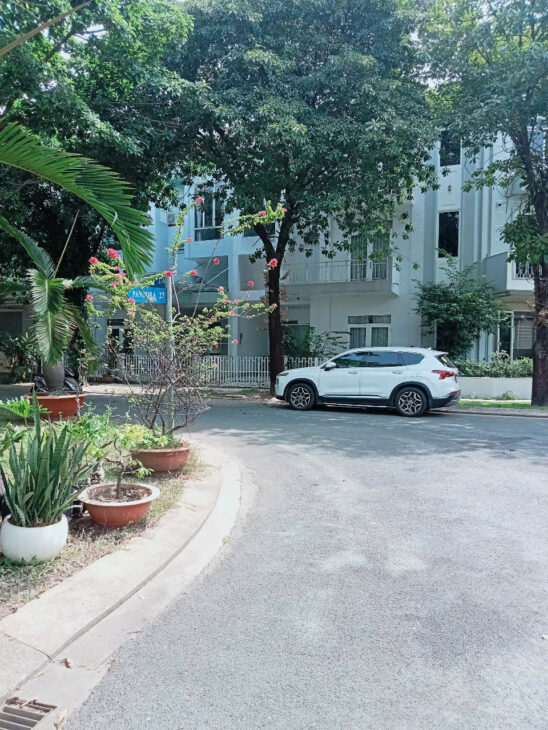 BIỆT THỰ MINI TẠI KDC HOJAVILLA- ĐẸP- YÊN TĨNH – KHÔNG GIAN XANH – HỒ BƠI TẠI THỦ ĐỨC