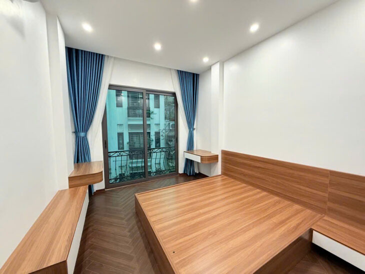 bán nhà Hoàng Mai 65m ô tô đỗ cửa, thang máy, sát mặt phố