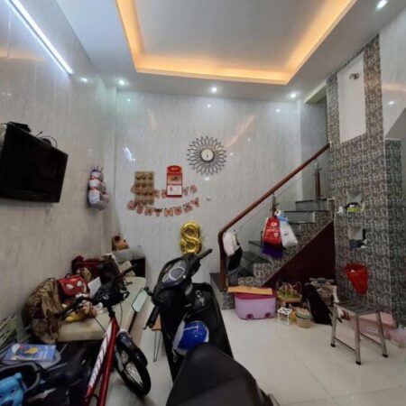 GIÁP QUẬN 10 – BA GÁC THÔNG – HƠN 50M RA XE HƠI – 36M2 – CHỈ NHỈNH 4 TỶ GIÁP QUẬN 10 – BA GÁC THÔNG – HƠN 50M RA XE HƠI – 36M2 – CHỈ NHỈNH 4 TỶ