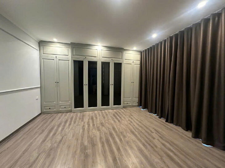Mặt phố Linh Lang – kinh doanh – vỉa hè – 76m chỉ 28 tỷ