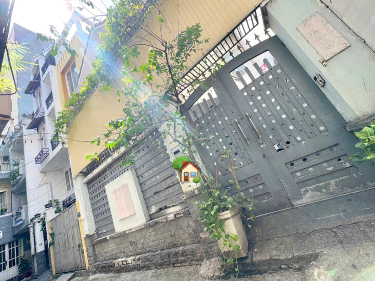 BÁN NHÀ ĐƯỜNG ĐOÀN NHƯ HÀI QUẬN 4 – HIẾM NGANG 7,5M*14M