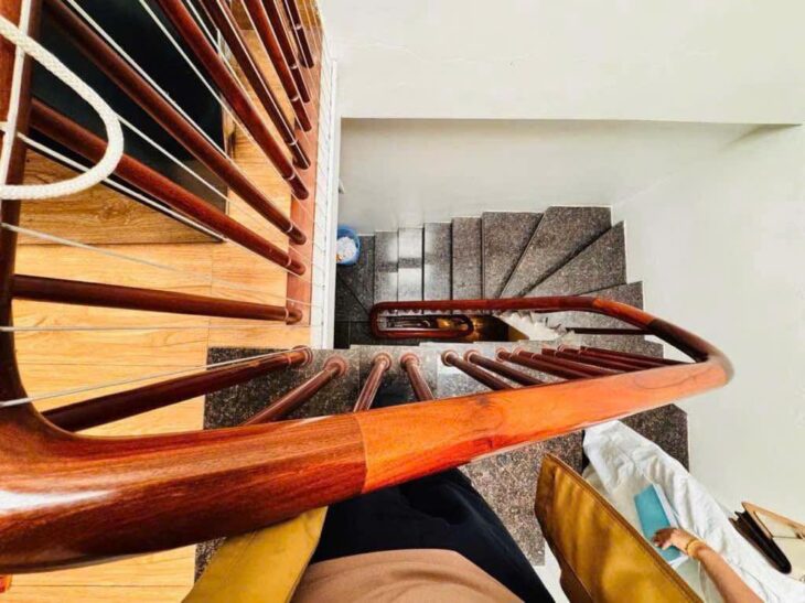 Bán nhà 28 Xuân La 40m2, 5 tầng, ngõ thông ô tô qua nhà chủ cần bán đã giảm chào 900tr