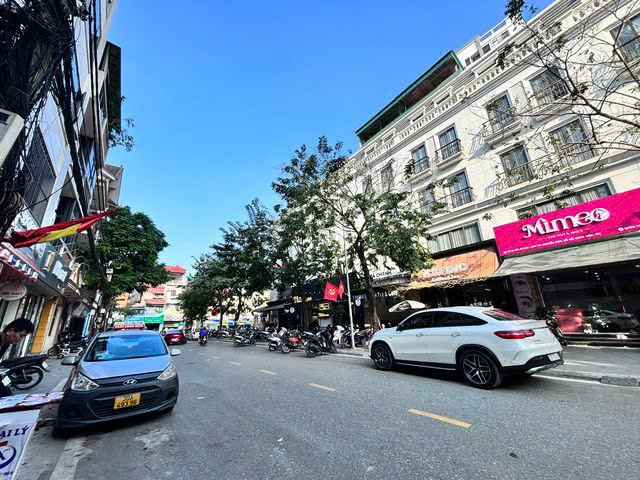 NHÀ PHỐ VIP NGUYỄN SƠN, TRUNG TÂM QUẬN LONG BIÊN, MỚI, Ô TÔ QUA,38M2, 6 TẦNG,11.3 TỶ.
