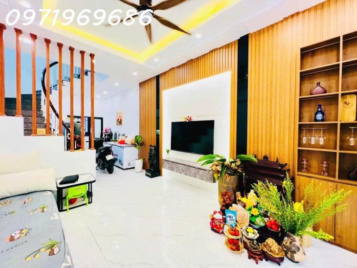 NGÕ PHỐ QUAN NHÂN – NHÀ MỚI Ở NGAY LÔ GÓC 3 MẶT THOÀNG – 41M2 – 5 TẦNG – MT 4M – GIÁ 9.5 TỶ.