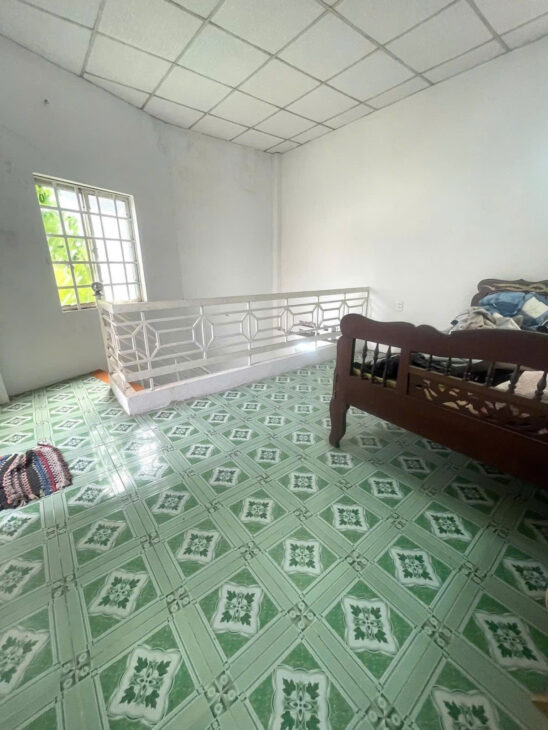 # Nhà sau Lưng MT Lý Thái Tổ, 45m2, 2 tầng, sạch đẹp, 2.35 tỷ