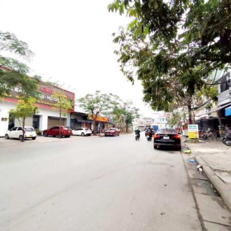 Bán đất mặt đường Vòng Cầu Niệm, 80m, vỉa hè 8m, vị trí cực đẹp, Giá 6.1 tỉ Bán đất mặt đường Vòng Cầu Niệm, 80m, vỉa hè 8m, vị trí cực đẹp, Giá 6.1 tỉ