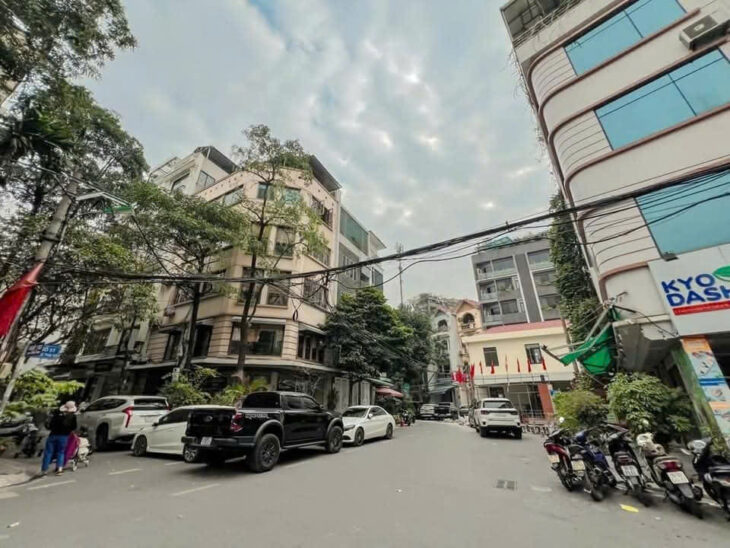 TRUNG KÍNH – CẦU GIẤY – GARA Ô TÔ -54M2 – 5 TẦNG – MT 3.7M – 23.5 TỶ (CÓ TL)