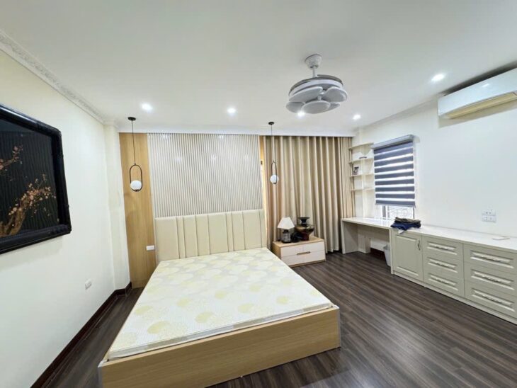 BÁN NHÀ BỒ ĐỀ 60M2* 5 TẦNG* 11.5 TỶ, Ô TÔ VÀO NHÀ, FULL NỘI THẤT