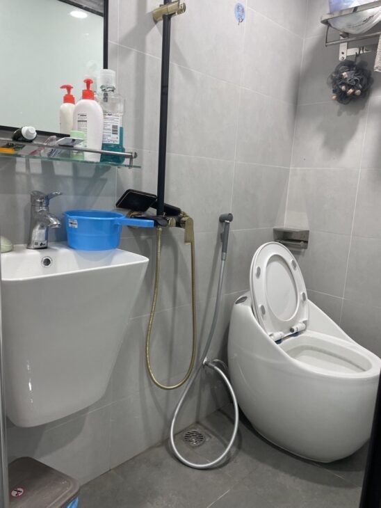 BÁN NHÀ DÂN XÂY -NGÕ HÒA BÌNH-PHỐ KHÂM THIÊN 2 TẦNG-50M2- GIÁ CHỈ 11 TỶ