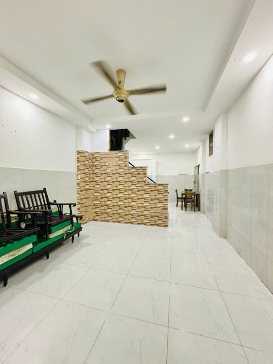 BÁN NHÀ 2 TẦNG – CĂN GÓC THOÁNG MÁT – NGAY CHỢ HUỲNH VĂN CHÍNH – 40M2