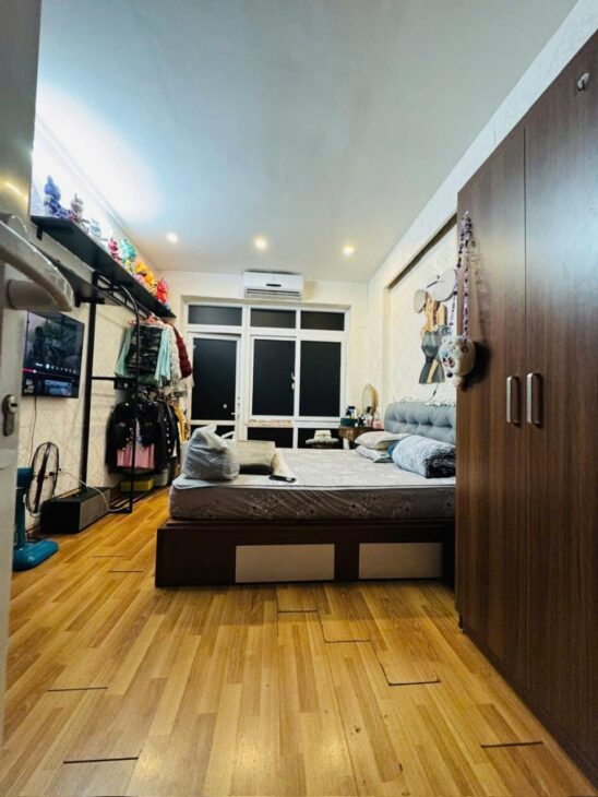BÁN NHÀ DÂN XÂY HIỆN ĐẠI,PHỐ THÁI THỊNH, NHÀ 5 TẦNG ,FULL NỘI THẤT
