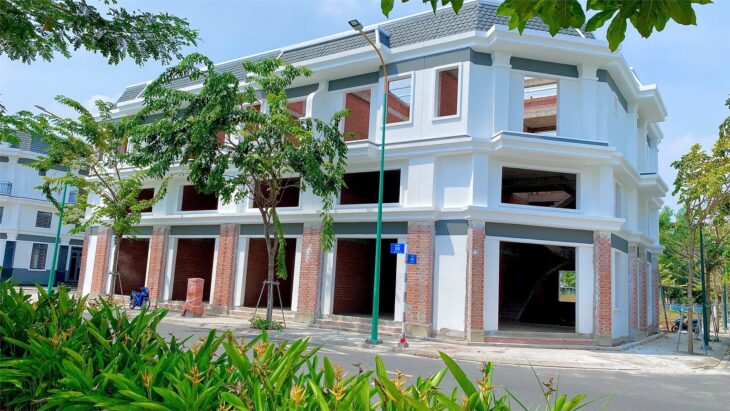 Bán Nhà Phố Thương Mại 1 Trệt 1 Lửng 1 Lầu, 85M², Mặt Tiền Đường 13M – 2.66 Tỷ – 0904 218 171