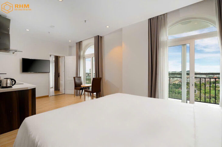 🏨BÁN KHÁCH SẠN 4 SAO LÔ GÓC 2 MẶT TIỀN – 𝑽𝒊𝒆𝒘 𝒕𝒓𝒊𝒆̣̂𝒖 đ𝒐̂, 𝑫𝒐𝒂𝒏𝒉 𝒕𝒉𝒖 𝒌𝒉𝒖̉𝒏𝒈