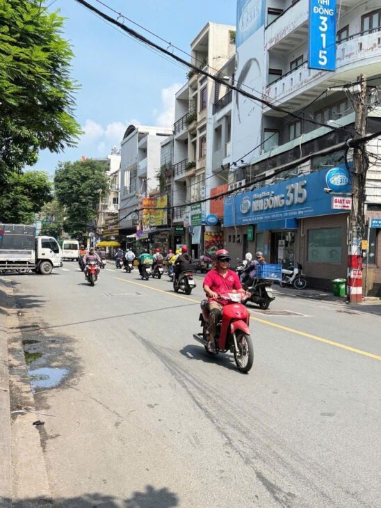 MẶT TIỀN KD – ĐƯỜNG 16M / VỈA HÈ – 80M2 – 2 TẦNG – CÓ DÒNG TIỀN 30TR/THÁNG – CHỈ HƠN 15 TỈ