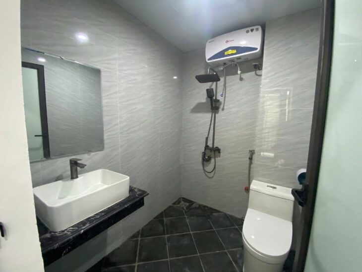 SIÊU PHẨM 5 TẦNG THẠCH BÀN – MẶT TIỀN ĐỈNH CAO – CẠNH AEON, CHỢ, TRƯỜNG – ĐẦY ĐỦ NỘI THẤT