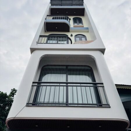 SIÊU PHẨM 5 TẦNG THẠCH BÀN – MẶT TIỀN ĐỈNH CAO – CẠNH AEON, CHỢ, TRƯỜNG – ĐẦY ĐỦ NỘI THẤT