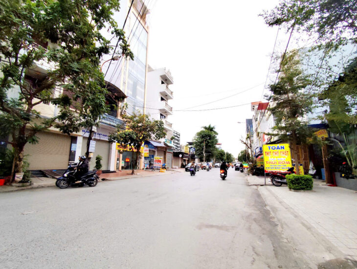 Bán nhà mặt đường 613 Thiên Lôi – Cafe 12h, 120m 3 tầng, vị trí đẹp Giá 18 tỉ