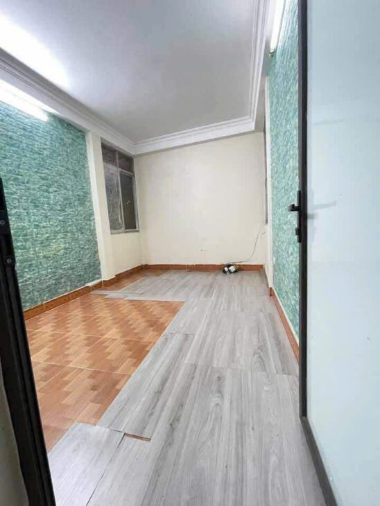 Bán nhà: Tựu Liệt, 40m2 , 3 Tầng, vị trí đẹp, ngõ nông, cách BX Nước Ngầm 1km. Nhỉnh 4 tỷ