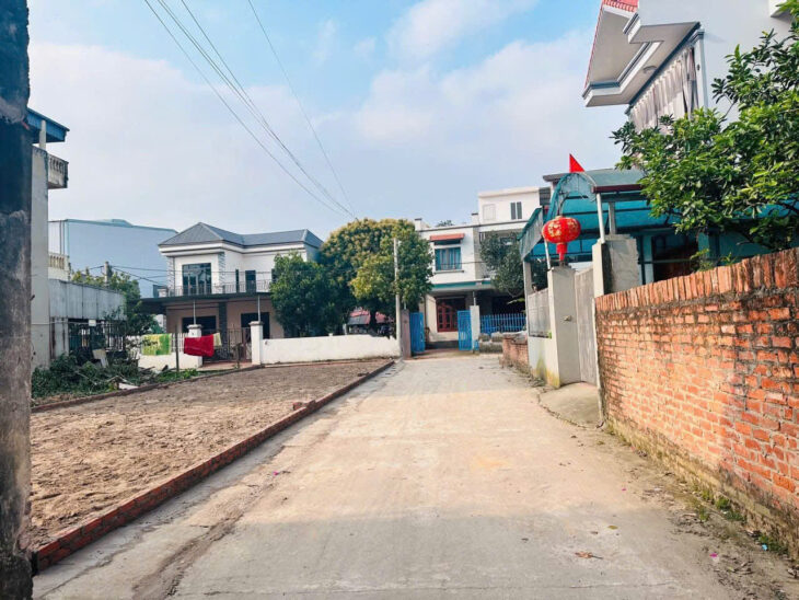 HƠN 3 TỶ , LÔ ĐẤT TẠI THÔN NGUYÊN KHÊ , XÃ NGUYÊN KHÊ. SÁT QL3