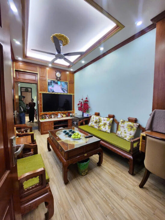 NHƯỢNG LẠI NHÀ GIẢNG VÕ-ĐỐNG ĐA-HAI THOÁNG-Ô TÔ LÙI-FULL NỘI THẤT-DT42m x6 TẦNG,QUANH 8 TỶ