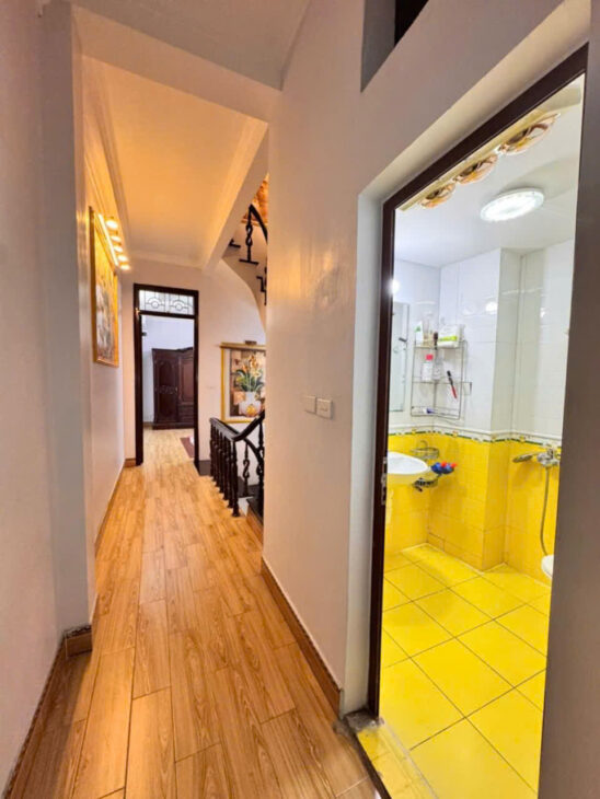 NHƯỢNG LẠI NHÀ GIẢNG VÕ-ĐỐNG ĐA-HAI THOÁNG-Ô TÔ LÙI-FULL NỘI THẤT-DT42m x6 TẦNG,QUANH 8 TỶ