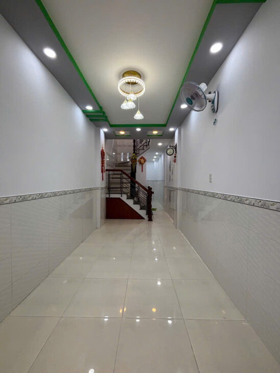 BÁN NHÀ DÀI 13M – HẺM 3M THÔNG- VÀI BƯỚC RA MẶT TIỀN – CHỈ 3,2 TỶ