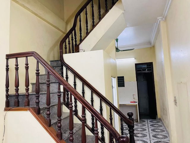 Bán nhà Bùi Xương ngõ nông, rộng, thoáng, gần Ô tô 55m, còn mới 8.6 tỷ.
