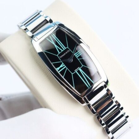 ĐH Nữ : Tiffany & Co. Gemea – Thép nguyên chiếc, Thiết kế mặt đen cọc giờ xanh Ngọc siêu hiếm đẹp… ĐH Nữ : Tiffany & Co. Gemea – Thép nguyên chiếc, Thiết kế mặt đen cọc giờ xanh Ngọc siêu hiếm đẹp…