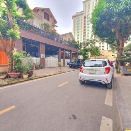 BIỆT THỰ KĐT DỊCH VỌNG ???? 307 M2 x 4T ???? MT 15M ????KINH DOANH VIP????PHÂN LÔ ????ĐƯỜNG Ô TÔ TRÁNH