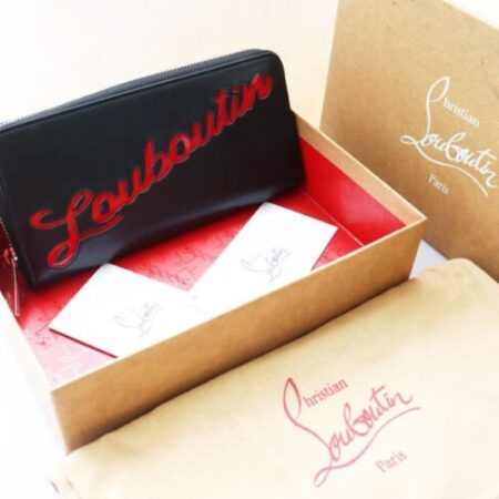 Bóp cầm tay Nữ Louboutin Da đen chữ đỏ đặc trưng ( Thương hiệu Pháp ) Like New Fullbox