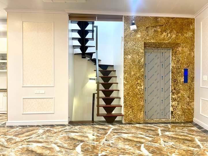 BÁN NHÀ SIÊU ĐẸP HOÀNG QUỐC VIỆT, CẦU GIẤY 55M, 5T, MT 5M, THANG MÁY, OTO TRÁNH, KD ĐỈNH, 20 TỶ.