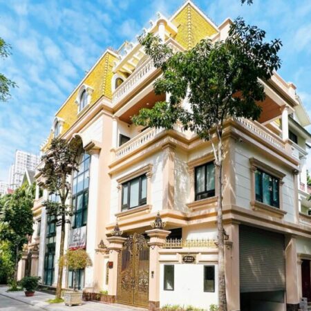 Chỉ 68,5 tỷ sở hữu ngay biệt thự địa điểm đẹp nhất bán đảo Linh Đàm, diện tích 255m2, xung quanh là