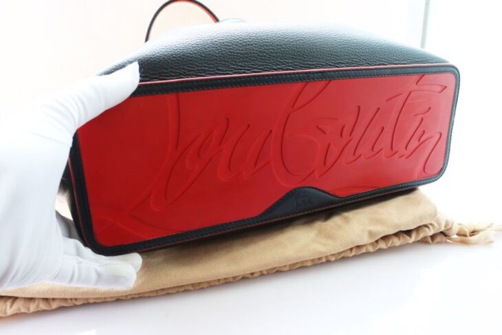 Túi xách nữ Louboutin Paris da đen 2 quai xách đính đinh tán + túi treo nhỏ lòng trong siz
