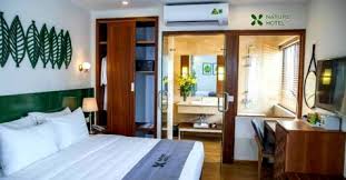 Bán khách sạn ngõ 62 Khúc Thừa Dụ 150m2 x 9T + hầm, mặt tiền 8.6m.31 phòng.
