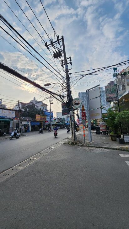 NHÀ trước mặt NGUYỄN DUY TRINH 210M2 – Ô TÔ TRÁNH – hoạt động ĐỈNH – XÂY căn biệt thự