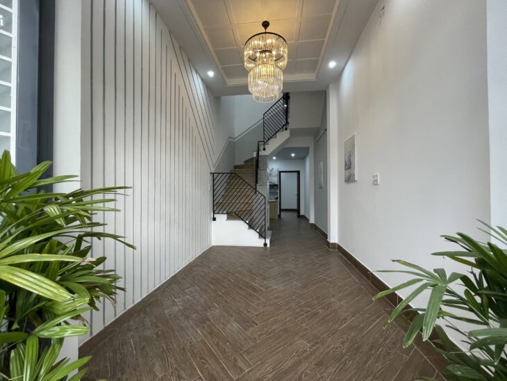 TX43 – 1 sẹc- hẻ 110 NHÀ SIÊU ĐẸP 45M2 – 3PN- SÂN THƯỢNG- sát BỜ SÔNG VÀM THUẬT 2,780 TỶ