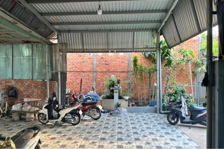 Chỉ 3.8 tỷ Hóc Môn Có Nhà Mới Hẻm Xe Hơi Vào Nhà 115m2