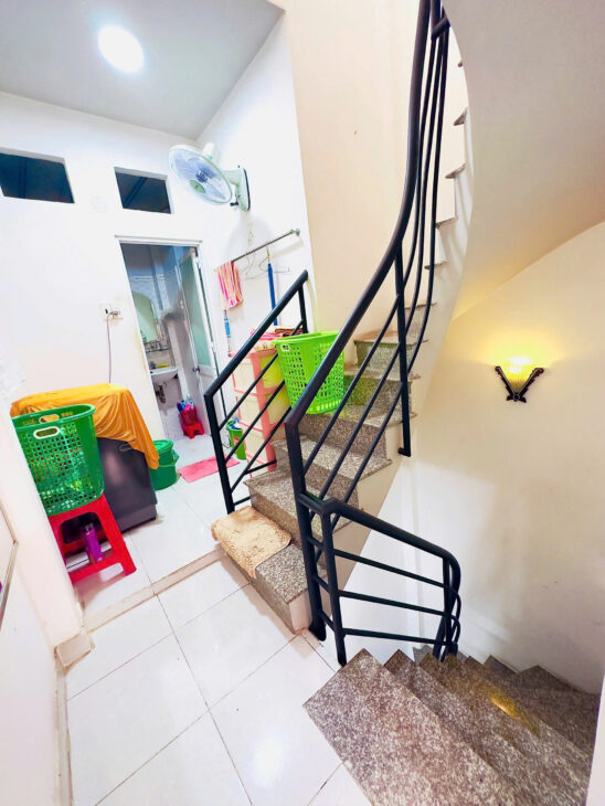Nhà 3 tầng hẻm 136 gần MT Nguyễn Thị Tần P2Q8