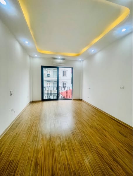 Nhà SIÊU ĐẸP 6 tầng THANG MÁY phố Mai Dịch chỉ 9.2 tỷ