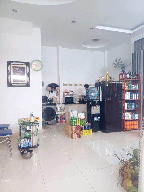 HIẾM NHÀ BÁN..2 TẦNG HOÀN CÔNG ĐỦ..NGANG 6.45M KINH DOANH THOẢI MÁI..VỊ TRÍ ĐẸP GIÁ CHỈ 4.2 TỶ