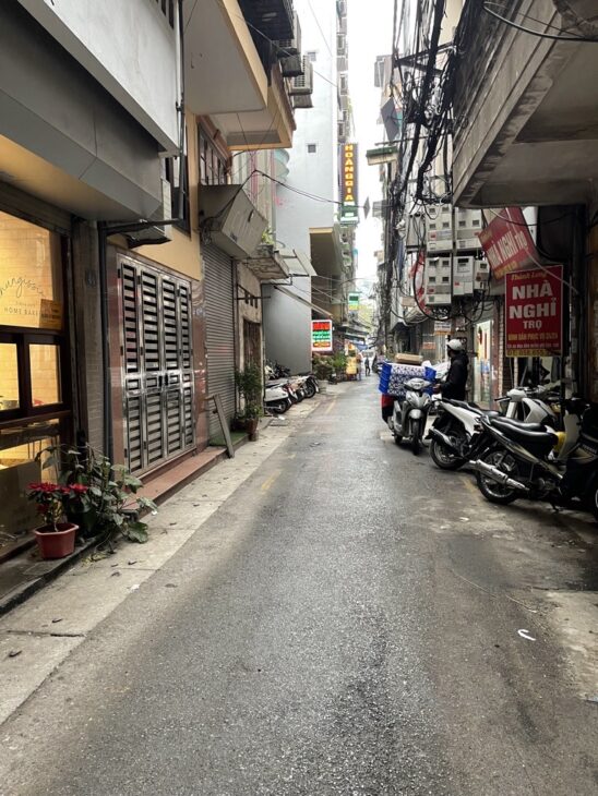 Lê Thanh Nghị-Mặt oto tránh-Kinh doanh-đối diện bệnh viện Bạch Mai